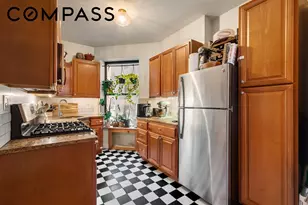 19 Clifford Pl, New York City, NY 11222 - Photo 17
