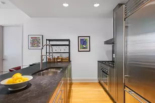 421 W 54th St, New York City, NY 10019 - Photo 5