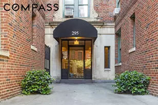 295 W 11th St, New York City, NY 10014 - Photo 9