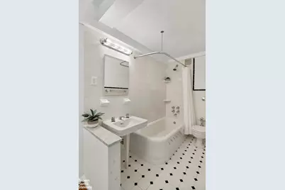 225 E 73rd Street #5F, New York City, NY 10021 - Photo 5