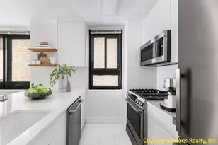 347 W 57th St, New York City, NY 10019 - Photo 5