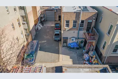 31-30 14th Street, New York City, NY 11106 - Photo 7