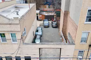 31-30 14th St, New York City, NY 11106 - Photo 5