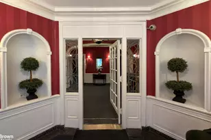 310 W 55th St, New York City, NY 10019 - Photo 9