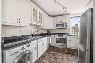 360 W 22nd St, New York City, NY 10011 - Photo 3