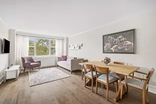360 W 22nd St, New York City, NY 10011 - Photo 3