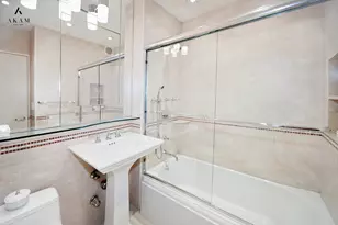 300 E 74th St, New York City, NY 10021 - Photo 13