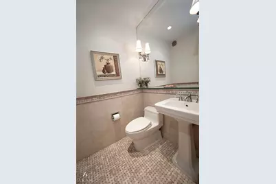 300 E 74th Street #2E, New York City, NY 10021 - Photo 11