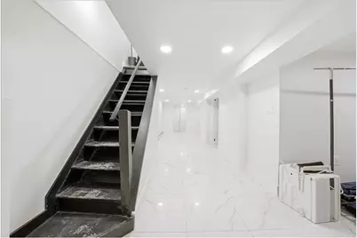 916 Clarence Avenue, New York City, NY 10465 - Photo 19