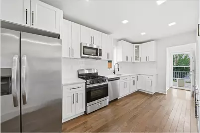 916 Clarence Avenue, New York City, NY 10465 - Photo 9