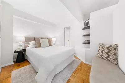 301 E 48th Street #2M, New York City, NY 10017 - Photo 3