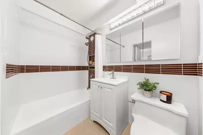 301 E 48th Street #2M, New York City, NY 10017 - Photo 5