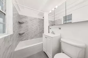 240 E 55th St, New York City, NY 10022 - Photo 5