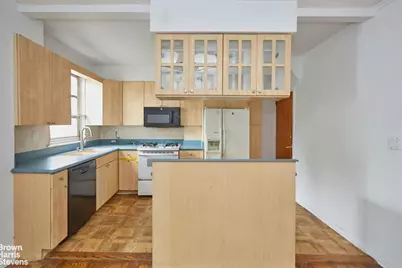61-57 77th Place, New York City, NY 11379 - Photo 5