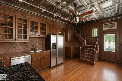 558 E 23rd Street, New York City, NY 11210 - Photo 9