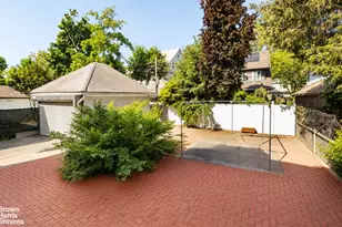 558 E 23rd St, New York City, NY 11210 - Photo 21