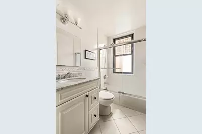 2025 Broadway #8E, New York City, NY 10023 - Photo 5