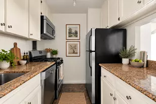 2025 Broadway, New York City, NY 10023 - Photo 3