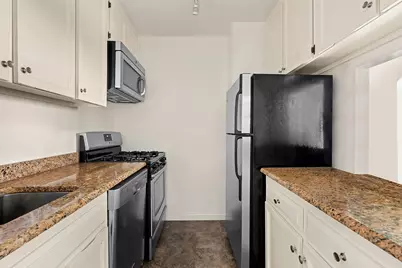 2025 Broadway #8E, New York City, NY 10023 - Photo 3