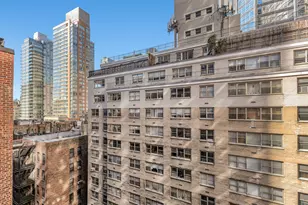 220 E 54th St, New York City, NY 10022 - Photo 17