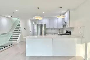 19-25 22nd Rd, New York City, NY 11105 - Photo 3