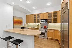 171 W 57th St, New York City, NY 10019 - Photo 3