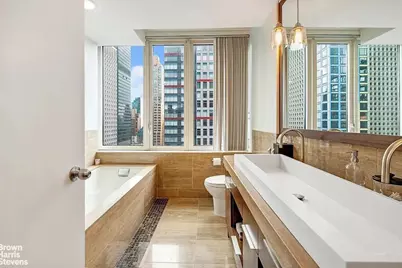250 E 53rd Street #2702, New York City, NY 10022 - Photo 19