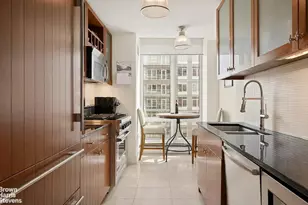 250 E 53rd St, New York City, NY 10022 - Photo 1