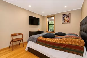 711 Montauk Ct, New York City, NY 11235 - Photo 17