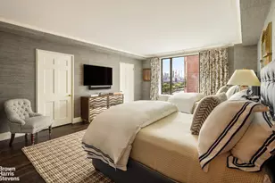 10 Gracie Square, New York City, NY 10028 - Photo 27