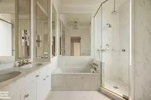 10 Gracie Square, New York City, NY 10028 - Photo 25