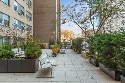 333 E 46th Street #4J, New York, NY 10017 - Photo 7