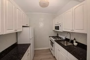 333 E 46th St, New York City, NY 10017 - Photo 3