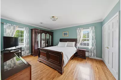 1142 Bay 25th Street, New York City, NY 11691 - Photo 7