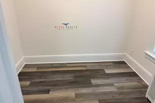 23-62 37th St, New York City, NY 11105 - Photo 5