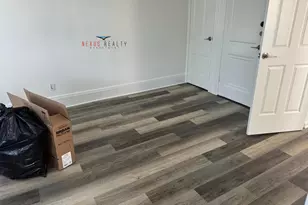 23-62 37th St, New York City, NY 11105 - Photo 11