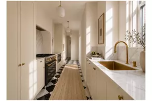171 W 57th St, New York City, NY 10019 - Photo 5