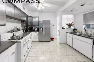 3829 Beach 38th St, New York City, NY 11224 - Photo 9
