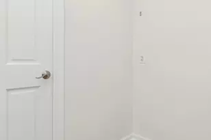 333 W 57th St, New York, NY 10019 - Photo 5