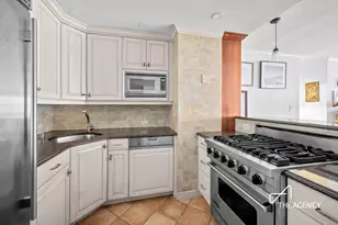 305 E 24th St, New York City, NY 10010 - Photo 3