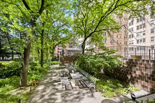 305 E 24th St, New York City, NY 10010 - Photo 11