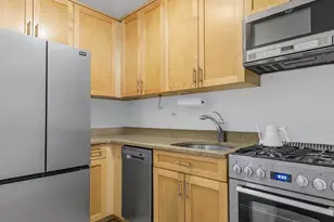 305 E 24th St, New York City, NY 10010 - Photo 5
