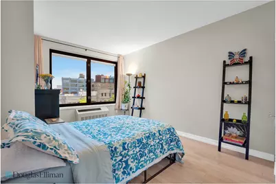 21-45 44th Drive #4I, New York City, NY 11101 - Photo 5