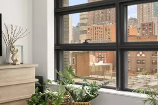 547 W 47th St, New York City, NY 10036 - Photo 3
