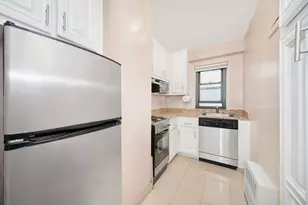 220 E 57th St, New York City, NY 10022 - Photo 17