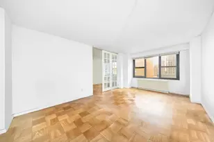 220 E 57th St, New York City, NY 10022 - Photo 7