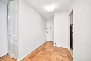 220 E 57th St, New York City, NY 10022 - Photo 13