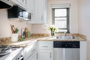 220 E 57th St, New York City, NY 10022 - Photo 11