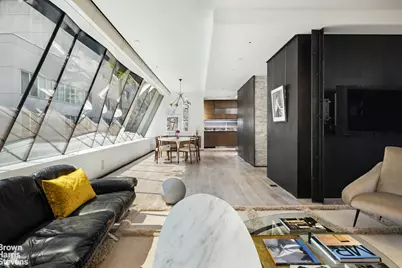 28 W 38th Street #PHW, New York City, NY 10018 - Photo 1