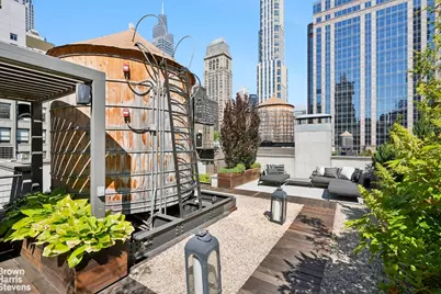28 W 38th Street #PHW, New York City, NY 10018 - Photo 5
